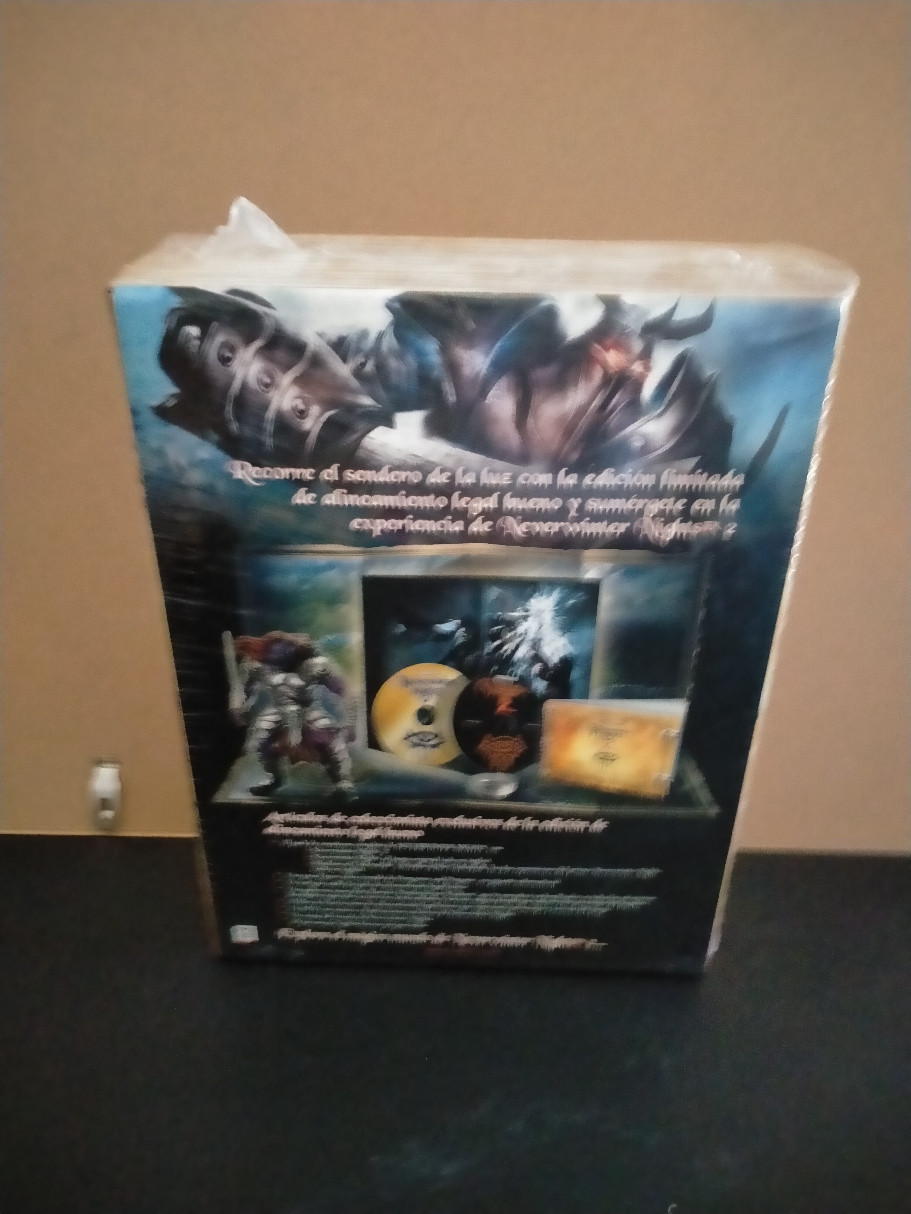 Imagen documental 2 de Neverwinter Nights 2: Lawful Good, formato Big Box, para Windows 95, Windows 98, Windows XP