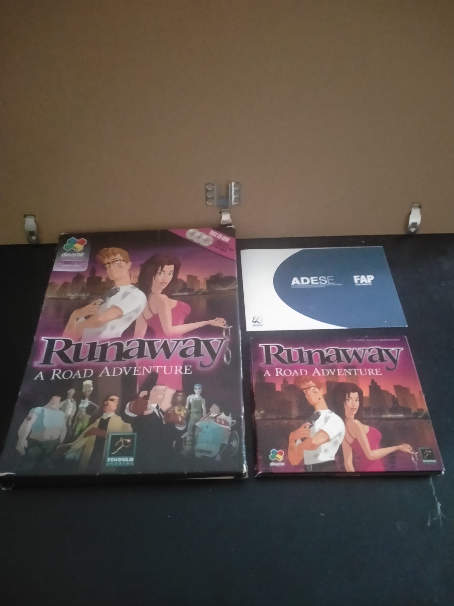Imagen documental 3 de Runaway: A Road Adventure, formato Big Box, para Windows 95, Windows 98, Windows Me