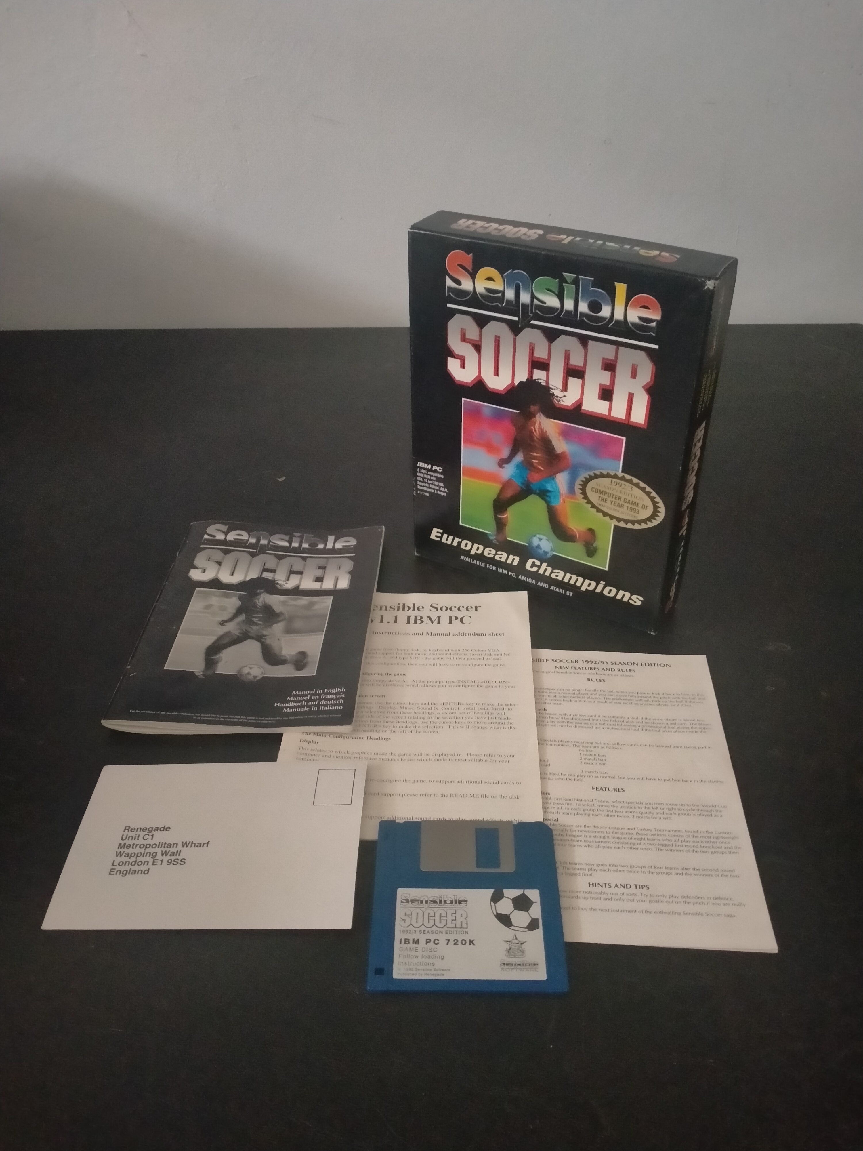 Imagen documental 3 de Sensible Soccer: European Champions - 1992/93 Season Edition, formato Big Box, para MS-DOS